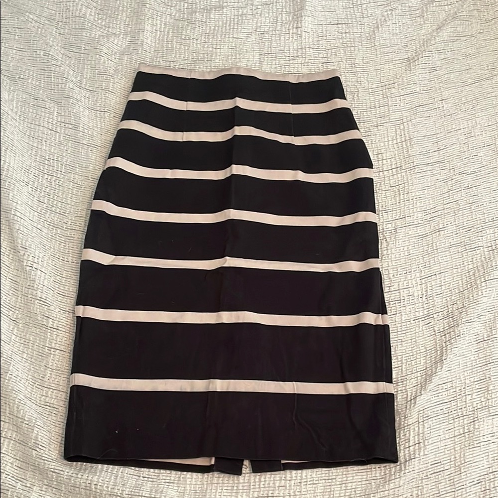 Banana Republic Black and Cream Pencil Skirt